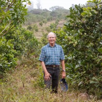 Umweltschützer und Gastgeber Rainer Krefft vor einer Wiederbewaldung